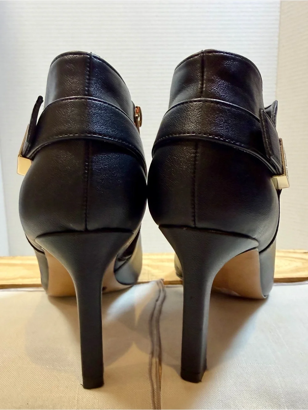 Vince Camuto Black Leather Ankle Booties 3” Stiletto Heels Side-Zip Almond Toe